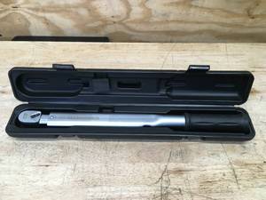 lot 41 image: Gearwrench 12 Drive Fixed Head Preset Torque Wrench Model # 85164