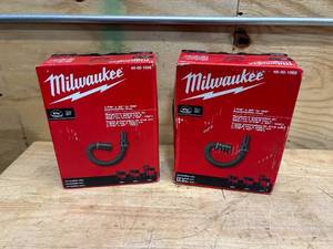 lot 57 image: MILWAUKEE Lot of 2- 1-78 in. 32 in. - 102 in. Expandable Hoses for WetDry Shop Vacuums