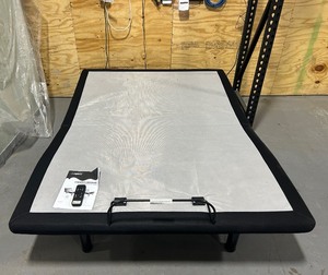 lot 18 image: Ashley Sleep Gruve Queen Adjustable Base