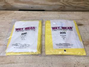 lot 142 image: Lot of 2 - Wet Wear Protective Clothing Size Large
