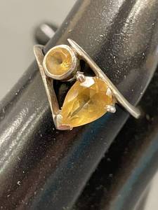lot 4C image: Vintage Sterling Silver Ring with Yellow Gemstones