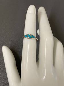 lot 10 image: Vintage Sterling Silver Turquoise Chip Inlay Ring Size 5