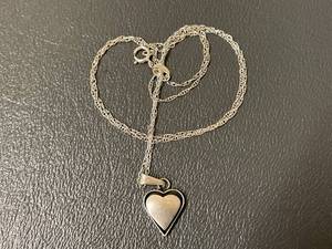lot 40 image: 925 Sterling Silver Heart Pendant Necklace Chain Jewelry