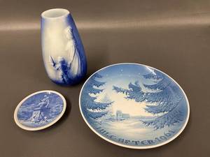 lot 46 image: Vintage Danish Porcelain  Dutch Milk Glass Collection 1961 Christmas Plate, Vase, Small Plate