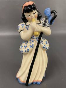 lot 48 image: Vintage Ceramic Figurine Girl with Flute Retro Decor
