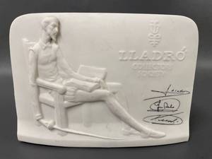 lot 58 image: Lladr Collectors Society Signed Commemorative Plaque