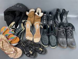 lot 90 image: Mixed Footwear Collection Sperry Clarks Nike Steve Madden