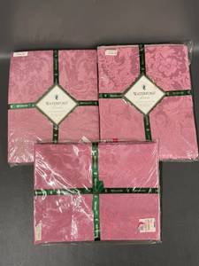 lot 92 image: Waterford Linens Pink Jacquard Tablecloths and Runner Set