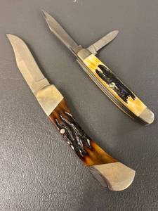 lot 97 image: Vintage Bear MGC Folding Knives Set of 2, Bear & Sons Classic Blades