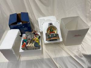 lot 118 image: Christopher Radko, Neiman Marcus Christmas Water Globes Lot