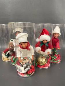 lot 127 image: Kindlekin Christmas Figurines Set by Kindle Creations