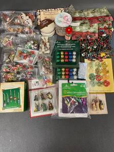 lot 138 image: Christmas Ornament Collection Hallmark, Garlands & Minis
