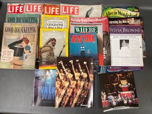 lot 144 image: Vintage Magazine and Book Collection Lot