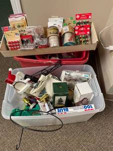 lot 149 image: Assorted Christmas Decorations Ornaments Set