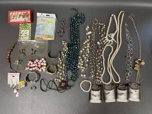 lot 154 image: Variety Costume Jewelry Lot Necklaces, Bracelets, Earrings