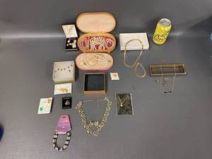 lot 63B image: Giovanni, Pearl, Gold Jewelry Collection Lot