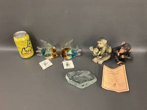 lot 72B image: Art Glass Fish, Monkey Figurines Art Glass Collection