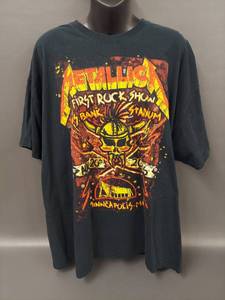 lot 80B image: Metallica Concert Tee 2016 US Bank Stadium