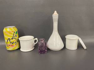 lot 91B image: Variety Vintage Ceramics and Glassware Collection