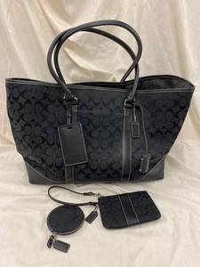 lot 9K image: Coach Black Signature Tote Set
