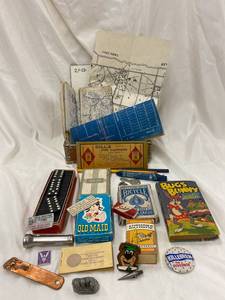 lot 23K image: Vintage Collectibles Bugs Bunny, Maps