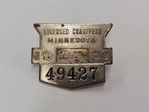 lot 32K image: Vintage 1939 Minnesota Licensed Chauffeur Badge Historical