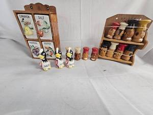 Spice Containers and Spice Racks