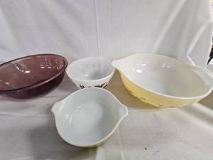 Pyrex Bowls