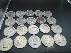 lot 67 image: Twenty Bicentennial Kennedy Half Dollars
