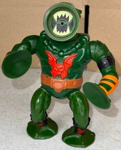 lot 83 image: 1984 vintage Motu leech action figure