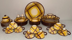 lot 180 image: VTG Vernonware Organdie Plaid MCM California Pottery Dinnerware Set 46pcs