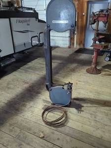 lot 1 image: Rockwell Delta Band Saw with Adjustable Blade Guide
