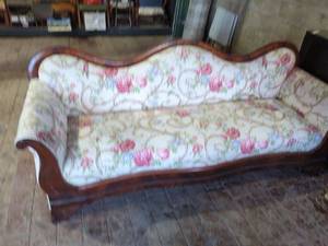 lot 3 image: Victorian Style Upholstered Loveseat with Floral Pattern