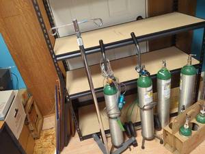 lot 8 image: Set of Medical Oxygen Cylinders with Adjustable Stand