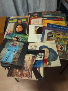lot 26 image: Collection of 15 Vintage Vinyl Records in Good Condition