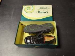 lot 40 image: Like New Black Dress Shoes by Romus, Size 8.5