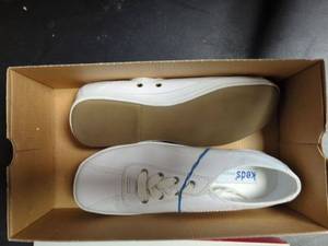 lot 46 image: Like New Keds White Sneakers - Size Not Specified