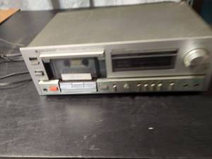 lot 55 image: Kenwood KX-500 Stereo Cassette Deck - Vintage Audio Equipment