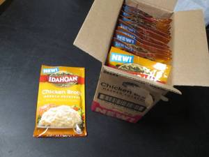 lot 87 image: Idahoan Chicken Broth Mashed Potatoes - 12 Pouches - Total Net Weight 3 lbs
