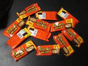lot 192 image: Lot of 14 Reeses Big Cup King Size Peanut Butter Cups
