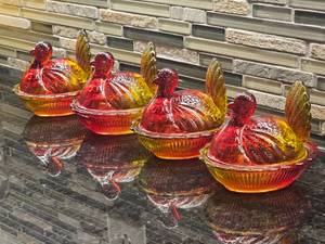 lot 115 image: Amberina Nesting Hen set of Four