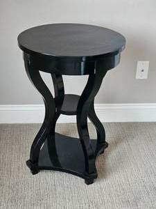 lot 61 image: Elegant Contemporary Black Pedestal Table