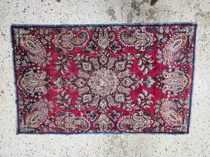 lot 68 image: Vintage Saruk Styled Persian Mat