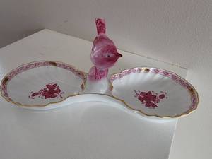 lot 12B image: Herend Apponyi Bird Double Shell Centerpiece Dish 7530AP with Bird