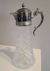 lot 30 image: Tall Crystal Lidded Carafe Pitcher