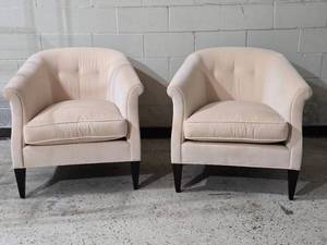 lot 97 image: Hickory Furniture - Vintage Rolled Armchair Pair - Pale Peony