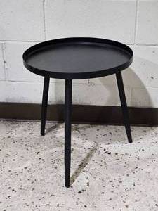 lot 126 image: Chic Metal Three Leg Side Table