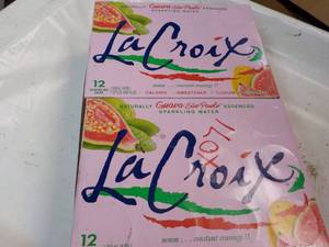 24 ct La Croix Sparkling Water pas...
