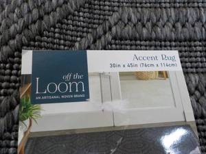 Off the Loom Accent Rug 30 x 45...