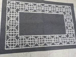 29 x 43 Accent Rug...